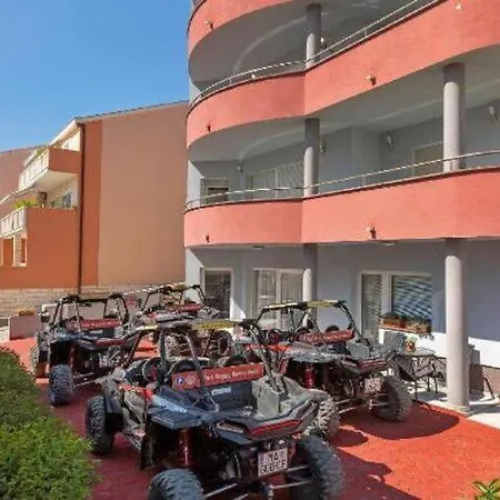 Apartment Juric - One Bedroom With Balcony - 4