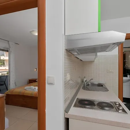 Juric - One Bedroom With Balcony - 4 Apartment *