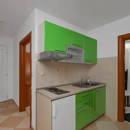 Juric - One Bedroom With Balcony - 4 Apartment