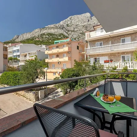 Juric - One Bedroom With Balcony - 4 Apartment