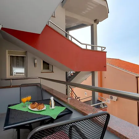 Juric - One Bedroom With Balcony - 4 *
