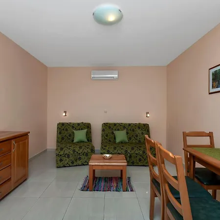 Juric - One Bedroom With Balcony - 4 * Baska Voda